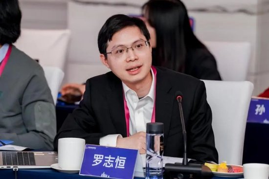 罗志恒：中国经济增速的“两个偏离”——对2025年中国经济的思考